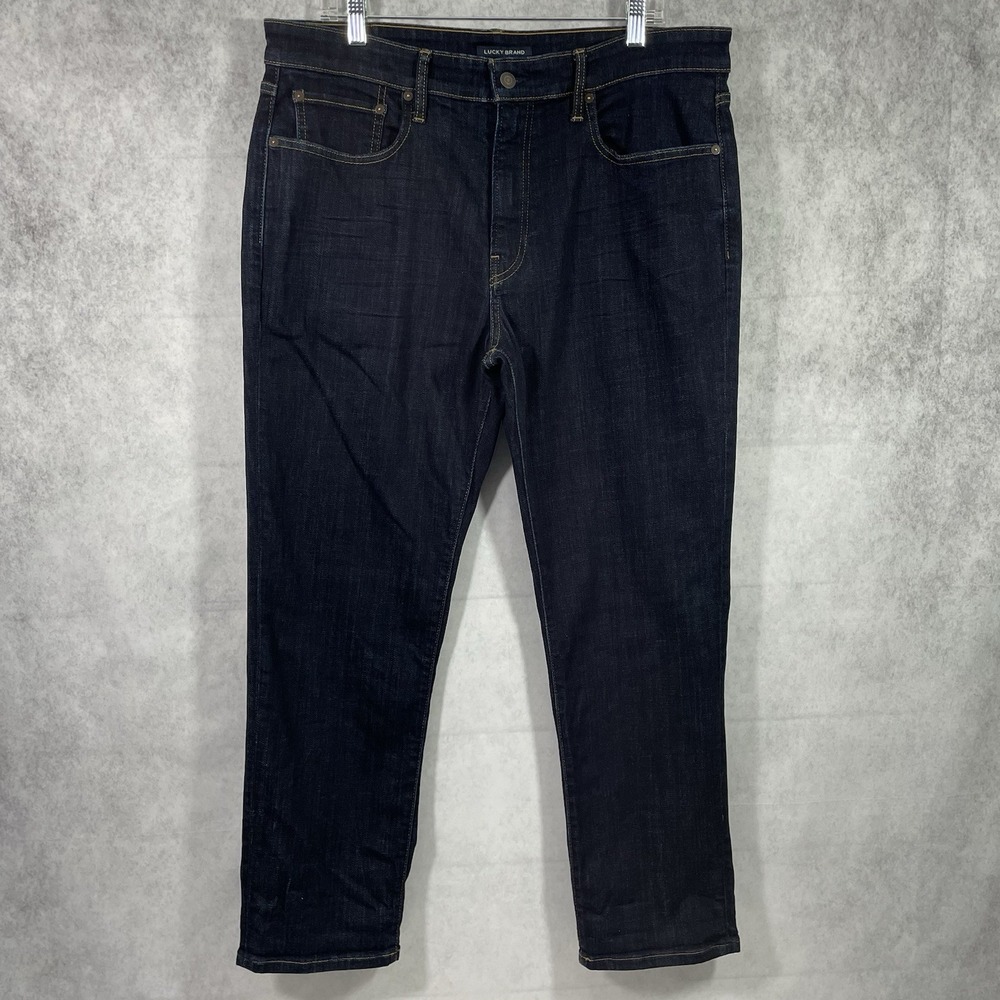 Lucky Brand Mens 223 Straight Jeans (ACTUAL SIZE 35X28) Blue Pockets Solid.